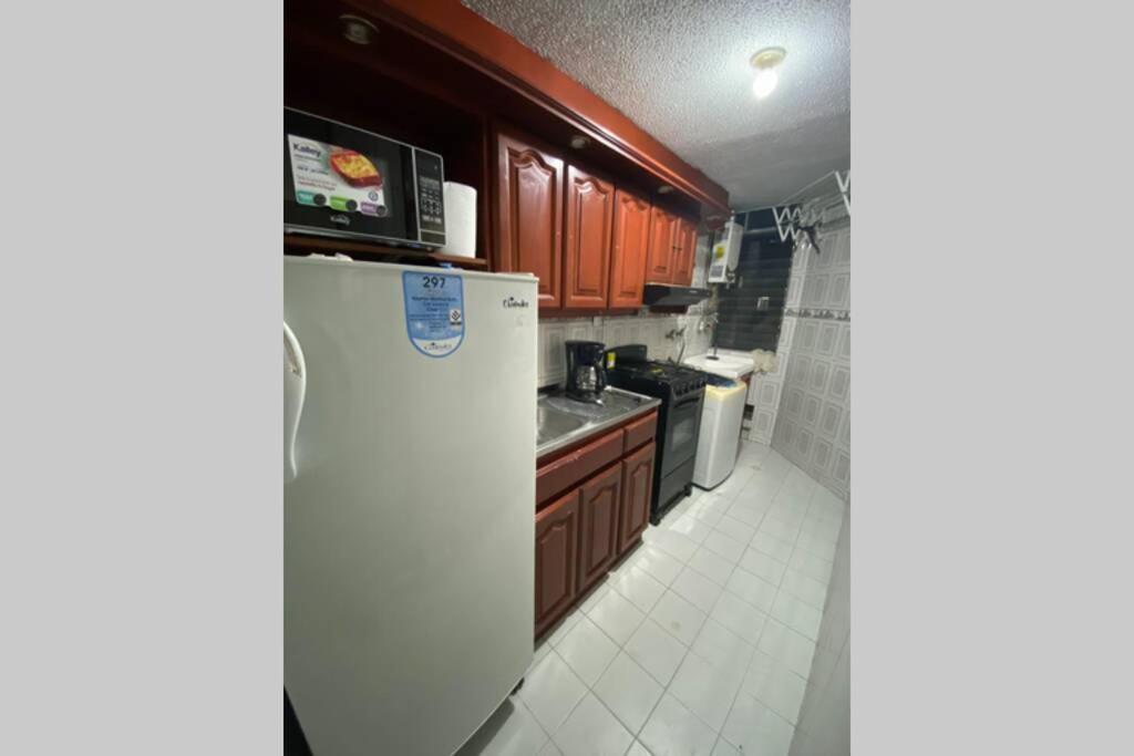 Bogota, Confortable Zona Occidente Appartement